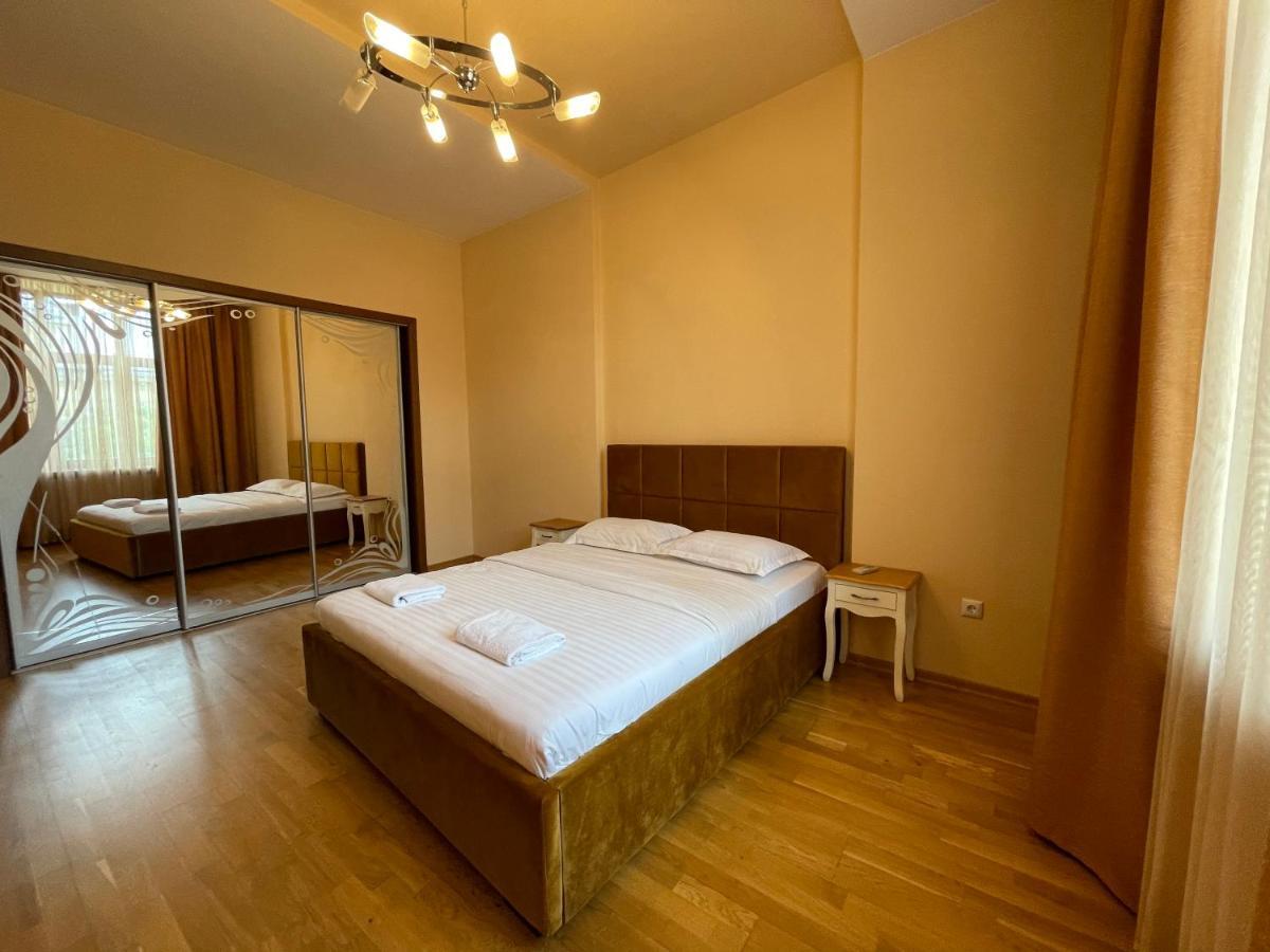 Avangard Qn Romana 26 Apart Lviv Exterior foto
