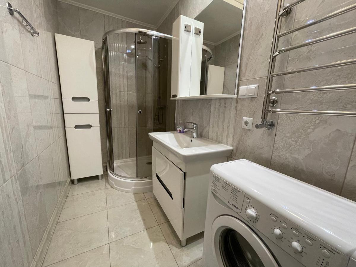 Avangard Qn Romana 26 Apart Lviv Exterior foto